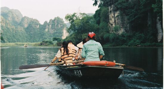Trang An Rowing Boat Ninh Binh